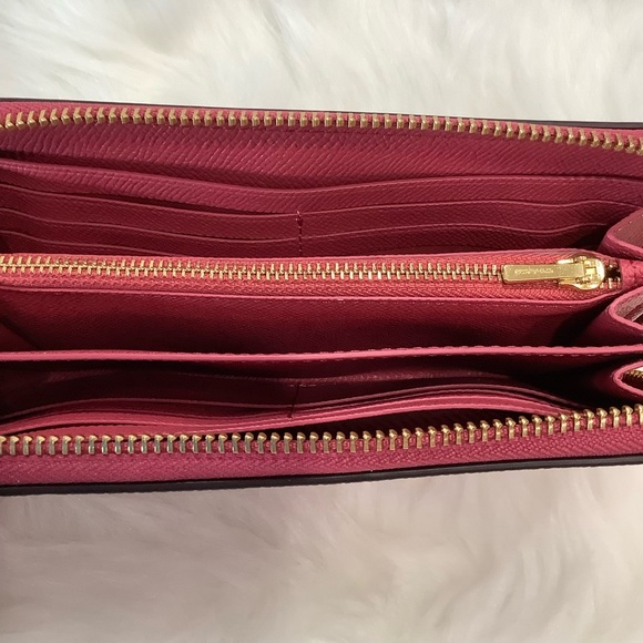 Coach C4451 Crossgrain Long Zip Around Wallet Wristlet Strawberry Haze - Picture 7 of 10